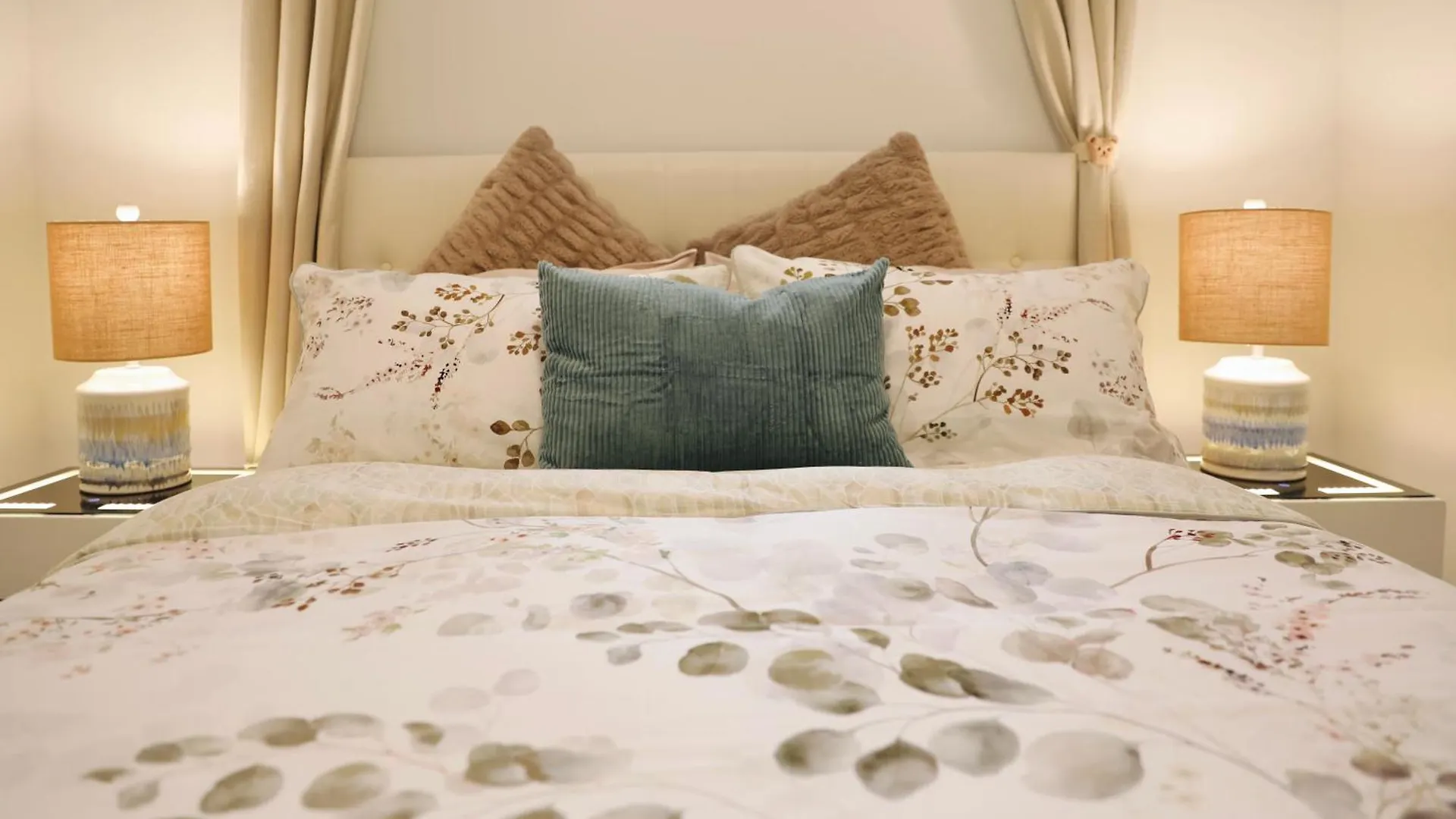Ferienwohnung Little Nest YYC Apartment